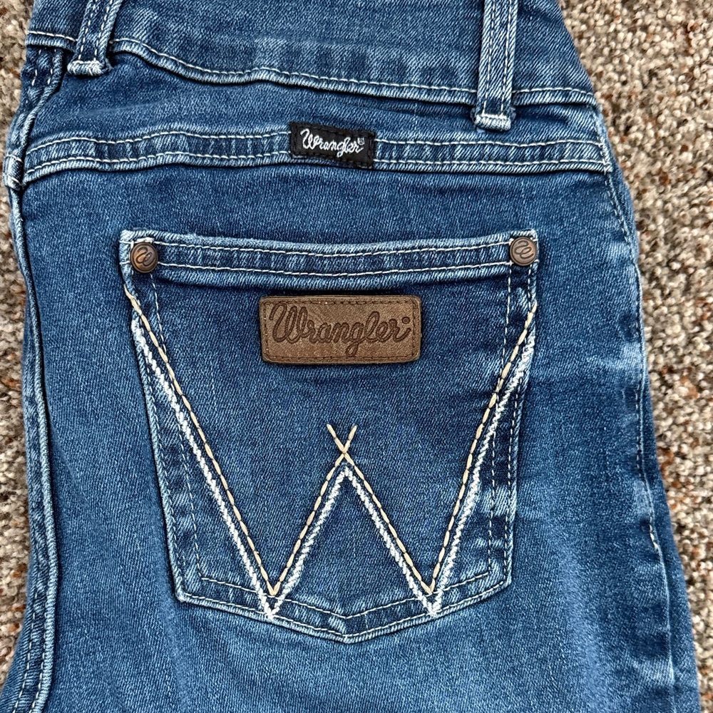 Wrangler Women's Classic Blue bootcut Denim Jeans